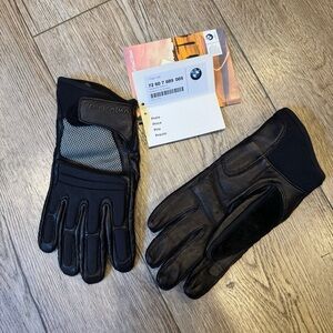 NWT: BMW Motorrad AirFlow 2 leather gloves